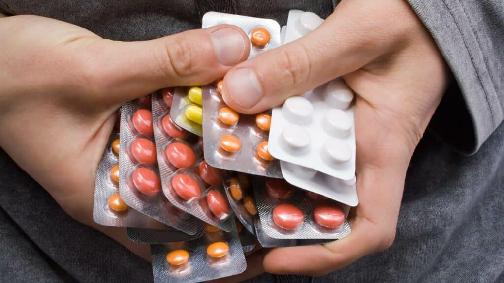 how to manage your medication if you have a lot to take
